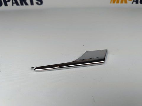 Накладка в передній бампер нижня права (Аналог) Tesla Model X / Тесла Модель X 1049612-00-F 1049612-00-F фото