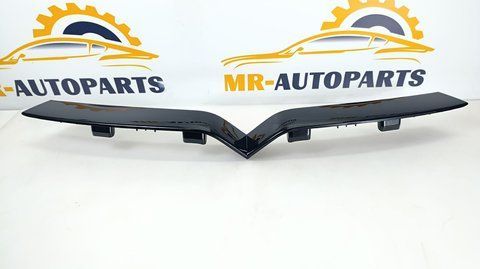Накладка V-подібна переднього гриля хром (пташка) (Аналог) Tesla Model X 2021+ Plaid / Тесла Модель Х Плейд 1617074-00-C 1617074-00-C фото