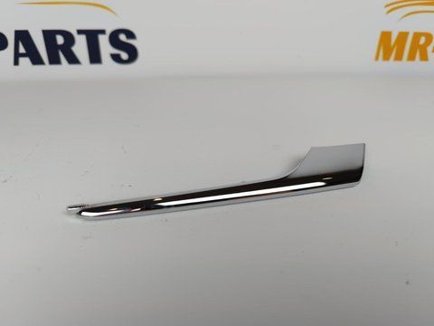 Накладка в передній бампер (хром) верхня ліва (Аналог) Tesla Model X / Тесла Модель X 1049609-00-F 1049609-00-F фото
