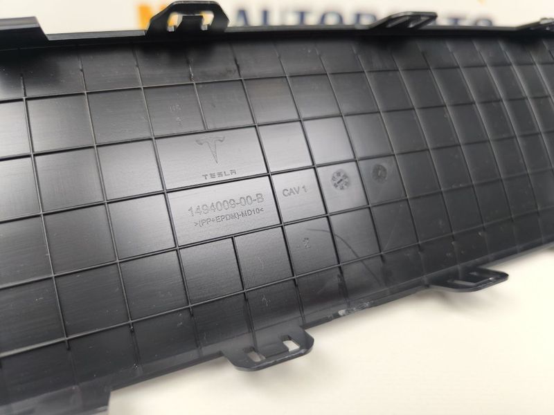 Накладка кришка (заглушка) буксирувального гака фаркопа (Новий оригінал) Tesla Model Y / Тесла Модель Y 1494009-00-B 1494009-00-B-ORG фото