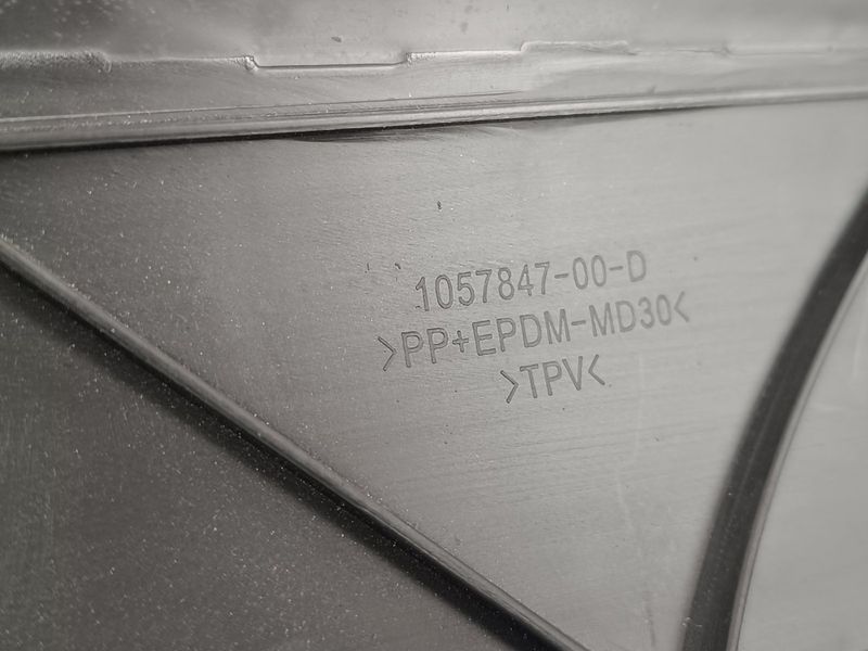 Дифузор передній радіатора охолодження основного (Аналог) Tesla Model S / Тесла Модель S 1057847-00-E 1057847-00-E фото