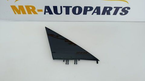 Накладка декоративна дзеркала права (трикутник) (Аналог) Tesla Model 3 / Тесла Модель 3 1130656-00-E 1130656-00-E фото