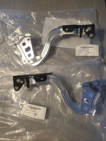 Петля капота ліва права (Новий оригінал) Tesla Model Y Juniper 2025 1943663-00-E 1943664-00-E 1943663-00-E 1943664-00-E фото